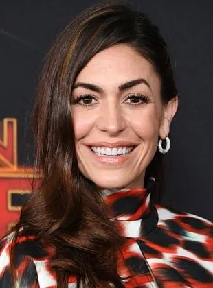 Natalia Cordova-Buckley - Atriz, 25 de novembro de 1982