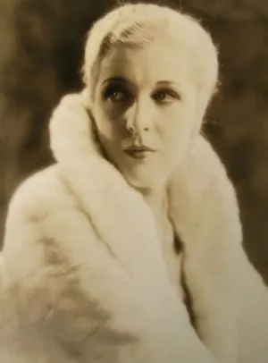 Natalie Moorhead - 27 de julho de 1901, 6 de outubro de 1992