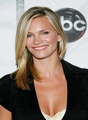 Natasha Henstridge - Atriz, Coprodutor, 15 de agosto de 1974