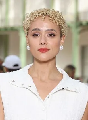 Nathalie Emmanuel - Atriz, 2 de março de 1989