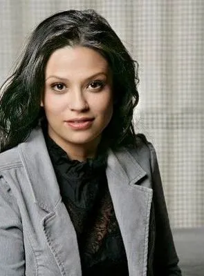 Navi Rawat - Atriz, 5 de junho de 1977