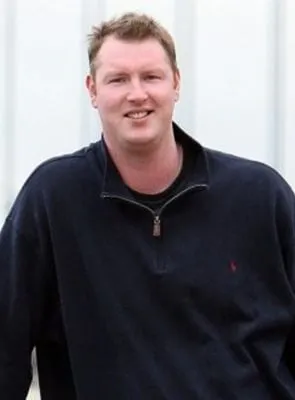 Neil Fingleton - 18 de dezembro de 1980, 25 de fevereiro de 2017