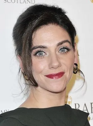 Neve McIntosh - Atriz, 9 de abril de 1972
