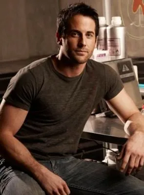 Niall Matter - Ator, 20 de outubro de 1980