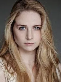 Niamh Algar - Atriz, 28 de junho de 1992