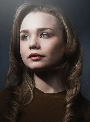 Niamh Wilson - Atriz, 9 de março de 1997