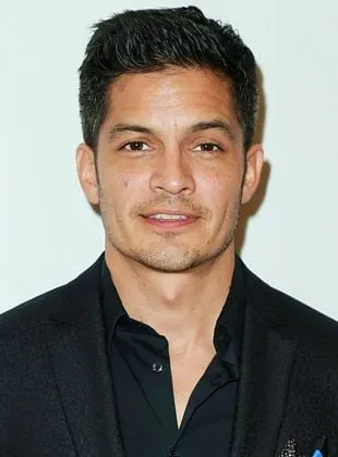 Nicholas Gonzalez - Ator, 3 de janeiro de 1976