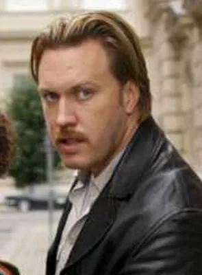 Nicholas Ofczarek - Ator, 30 de maio de 1971