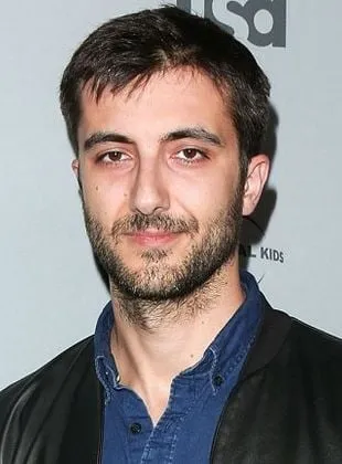 Nick Antosca - Roteirista, Produtor Executivo, Criador, 23 de janeiro de 1983