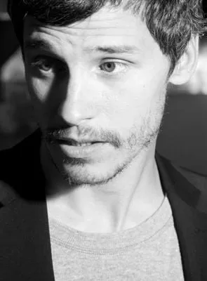 Nicolas Giraud - Ator, Diretor, Compositor, 12 de novembro de 1978