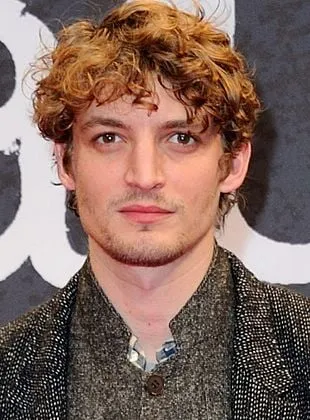 Niels Schneider - Ator, 18 de junho de 1987