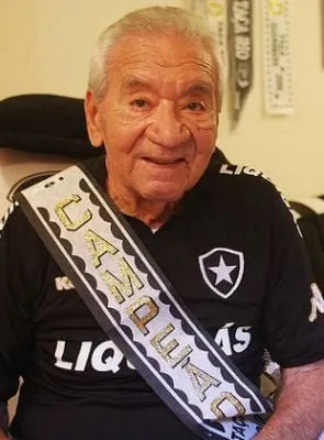 Nilton Santos - 16 de maio de 1925, 27 de novembro de 2013