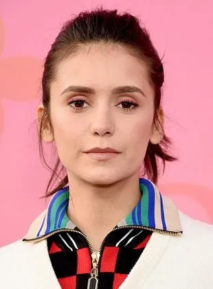 Nina Dobrev - Atriz, 9 de janeiro de 1989