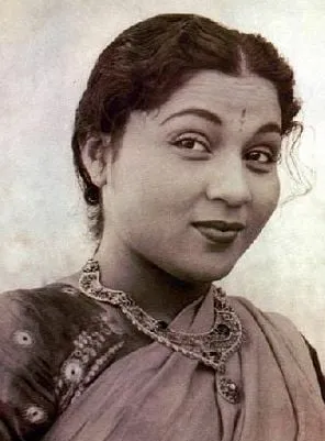 Nirupa Roy - 4 de janeiro de 1931, 13 de outubro de 2004