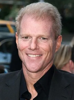 Noah Emmerich - Ator, Diretor, 27 de fevereiro de 1965