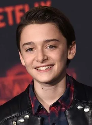 Noah Schnapp - Ator, 3 de outubro de 2004