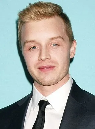 Noel Fisher - Ator, 13 de março de 1984