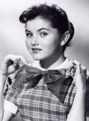 Noreen Corcoran - 20 de outubro de 1943, 15 de janeiro de 2016