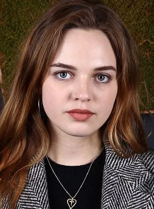 Odessa Young - Atriz, 11 de janeiro de 1998