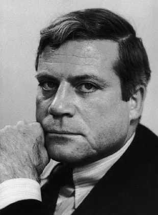 Oliver Reed - Ator, 13 de fevereiro de 1938, 2 de maio de 1999