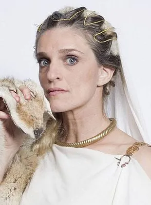 Olivia Côte - Atriz, 12 de novembro de 1974