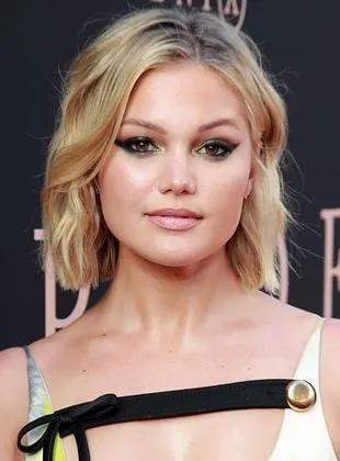 Olivia Holt - Atriz, 5 de agosto de 1997