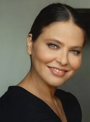 Ornella Muti - Atriz, 9 de março de 1955