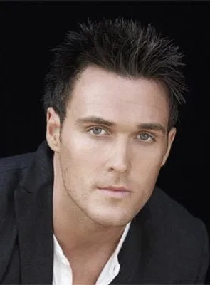 Owain Yeoman - Ator, 2 de julho de 1978