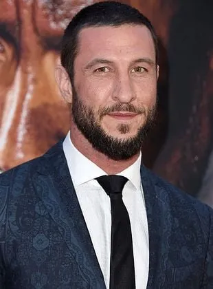 Pablo Schreiber - Ator, Produtor Executivo, 26 de abril de 1978