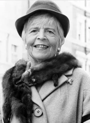 Patricia Hayes - 22 de dezembro de 1909, 19 de setembro de 1998