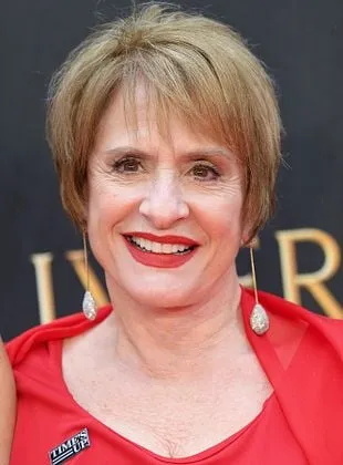 Patti LuPone - Atriz, 21 de abril de 1949