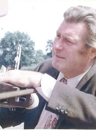 Paul Beeson - 16 de setembro de 1921, 19 de julho de 2001