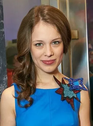 Paula Beer - Atriz, 1 de fevereiro de 1995