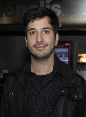 Pedro Amorim - Diretor, Montador, Colaboração com o roteiro, 1 de dezembro de 1977