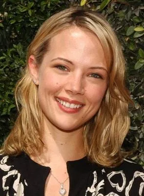 Pell James - Ator, Coprodutor, 30 de abril de 1977