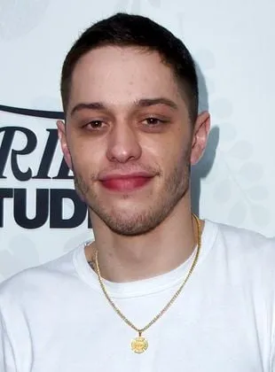 Pete Davidson - Ator, Produtor Executivo, Roteirista, 16 de novembro de 1993