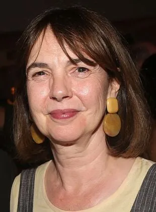 Phoebe Nicholls - Atriz, 7 de abril de 1957