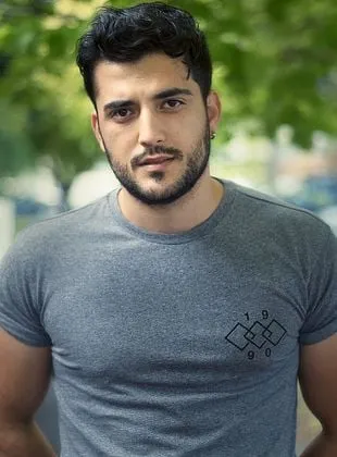 Phoenix Raei - Ator, 28 de outubro de 1990