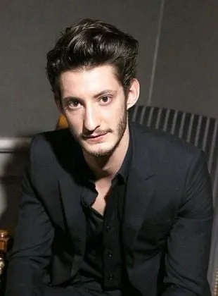 Pierre Niney - Ator, Produtor, Criador, 13 de março de 1989