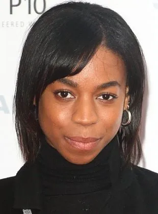 Pippa Bennett-Warner - Atriz, 23 de julho de 1988