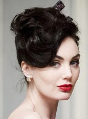 Poppy Corby-Tuech - Atriz, 18 de novembro de 1987