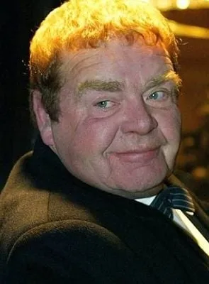 Prince Hughes - Ator, 25 de agosto de 1947, 18 de janeiro de 2004