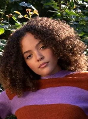 Quintessa Swindell - Ator, 8 de fevereiro de 1997