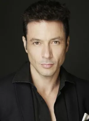 Raúl Méndez - Ator, Produtor, 11 de abril de 1975