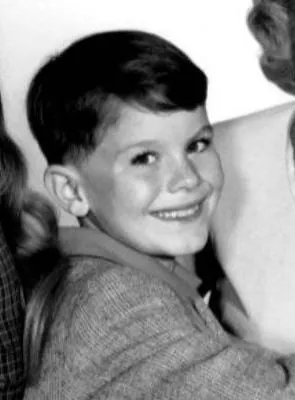 Ray Ferrell - 24 de agosto de 1949, 25 de agosto de 2006