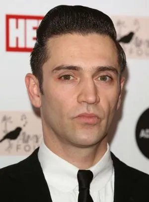 Reg Traviss - 12 de fevereiro de 1977