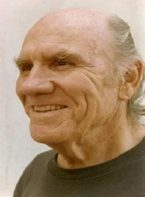 R.G. Armstrong - Ator, 17 de abril de 1917, 27 de julho de 2012