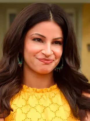 Richa Moorjani - Atriz, 26 de maio de 1989