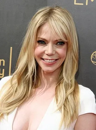 Riki Lindhome - Atriz, Produtor Executivo, Criador, 5 de março de 1979