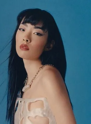 Rina Sawayama - 16 de agosto de 1990